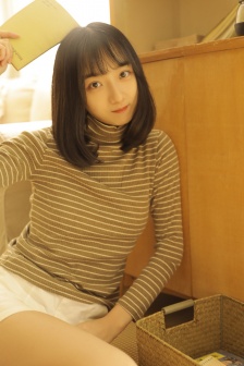 美女扒开粉嫩尿口的桶爽